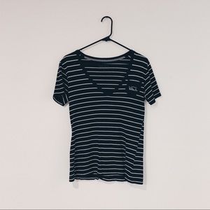 Vans v-neck pocket tee